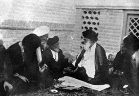  دیدار آیت الله بروجردی از آیت الله کاشانی، در منزل آیت الله خوانساری (به مناسبت چهلمین روز درگذشت آیت الله خوانساری)