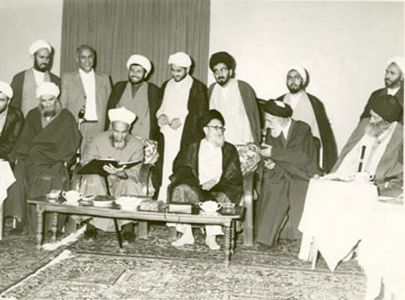 آیت الله شریعتمداری ، شیخ احمد کفتار و (مفتی سوریه) آیت الله آقامیرزا کاظم تبریزی ، استاد خسروشاهی